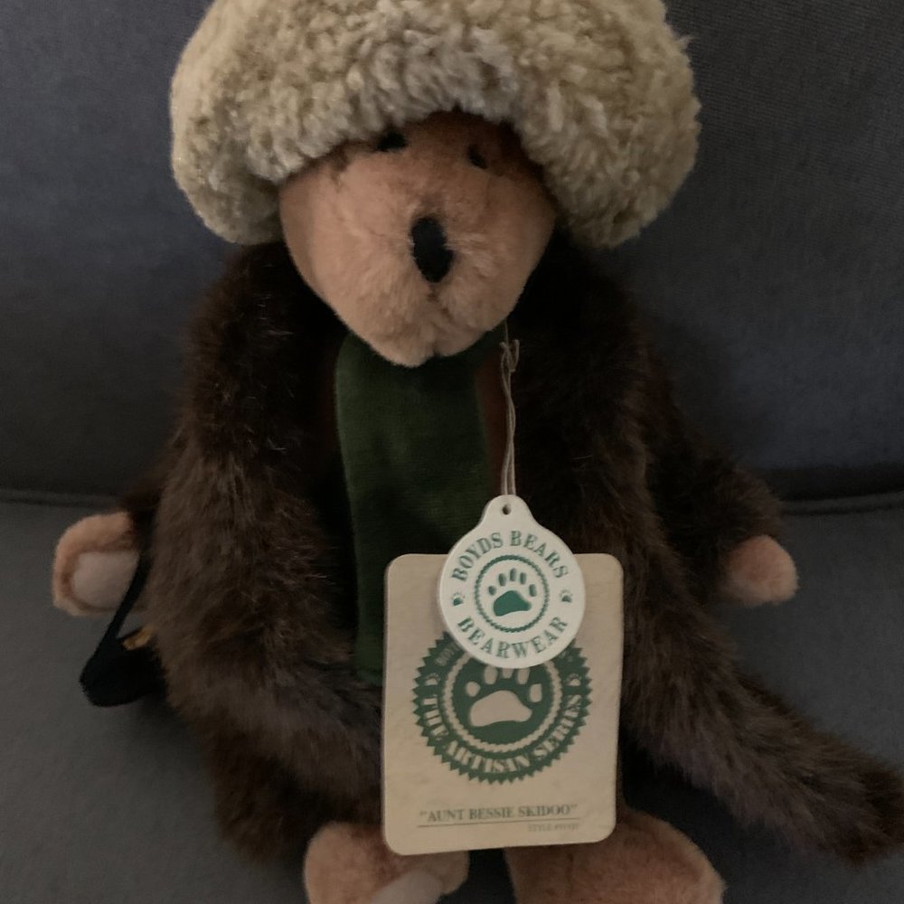 Boyds Bears - Aunt Bessie Skidoo with tags - Picture 2 of 6